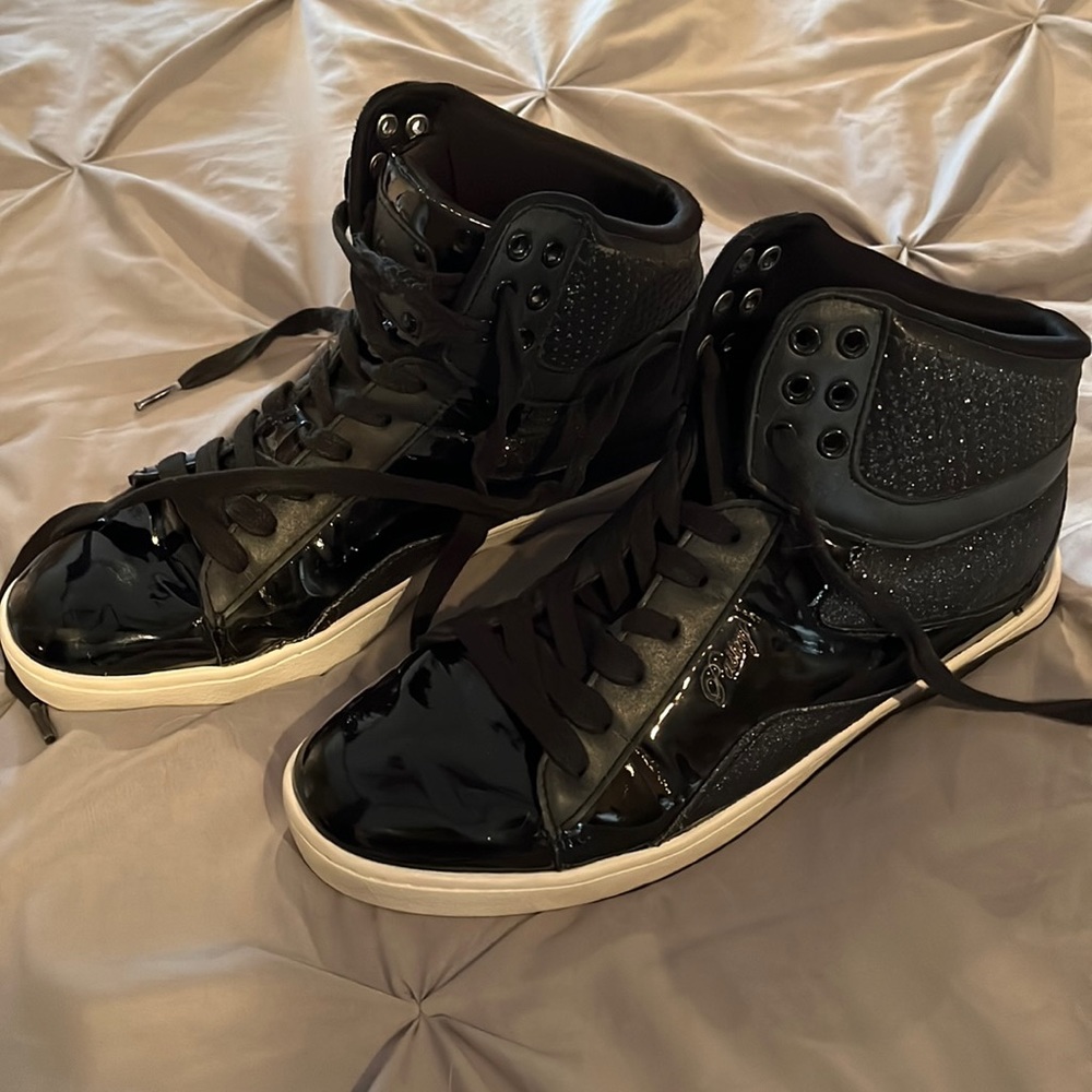 Women’s size 10 love pastry sneakers